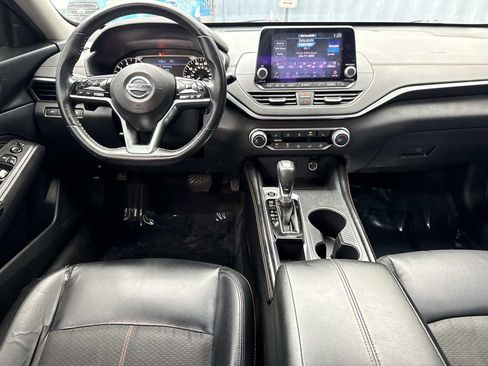 Used 2019 Nissan Altima 2.5 SR w/ SR Premium Package FWD image 16
