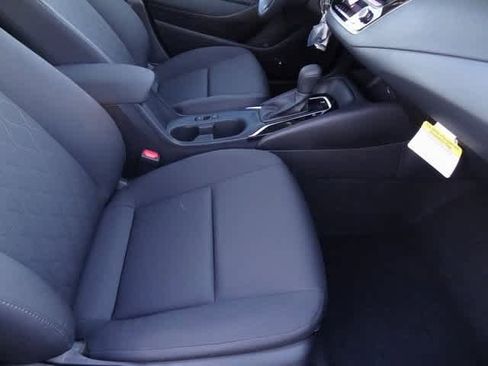 Used 2025 Toyota Corolla LE image 12