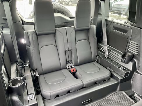 Certified 2025 Land Rover Defender 110 S AWD/4WD image 33