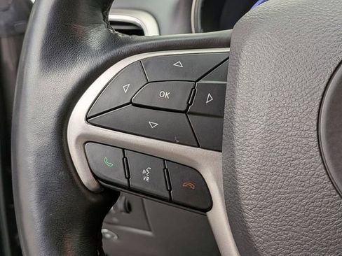 Used 2020 Jeep Grand Cherokee Altitude AWD/4WD image 11