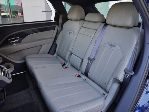 New 2025 Bentley Bentayga Extended Wheelbase image 21
