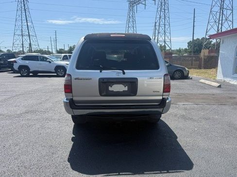 Used 2000 Toyota 4Runner SR5 AWD/4WD image 6