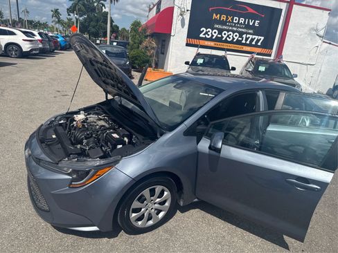 Used 2022 Toyota Corolla LE FWD image 12