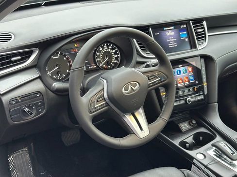 Used 2025 INFINITI QX50 Luxe w/ Accent Package image 16