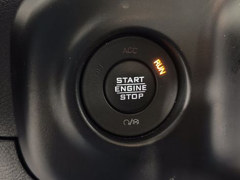 Used 2023 Jeep Wrangler Unlimited Sahara AWD/4WD image 28