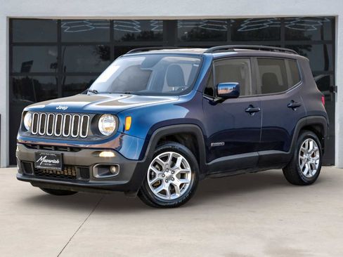 Used 2017 Jeep Renegade Latitude w/ Cold Weather Group image 1