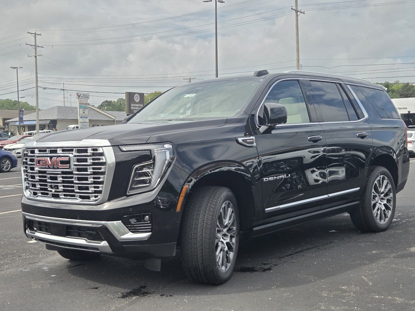 New 2026 GMC Yukon Denali w/ Denali Reserve Package AWD/4WD image 16
