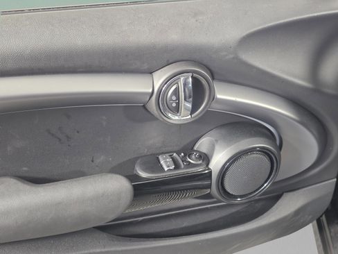 Used 2024 MINI Cooper 2-Door Hardtop image 10