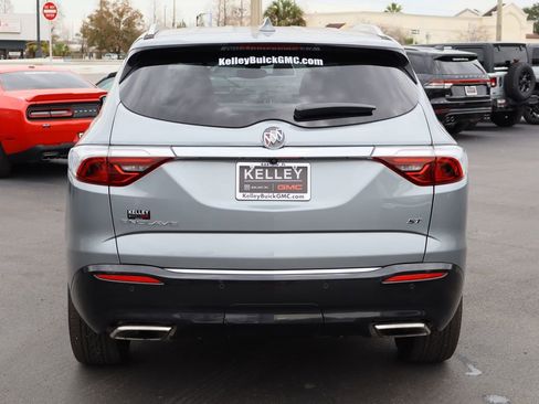 Used 2023 Buick Enclave Essence w/ Sport Touring Edition image 7