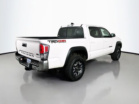 Used 2022 Toyota Tacoma TRD Off-Road AWD/4WD image 7