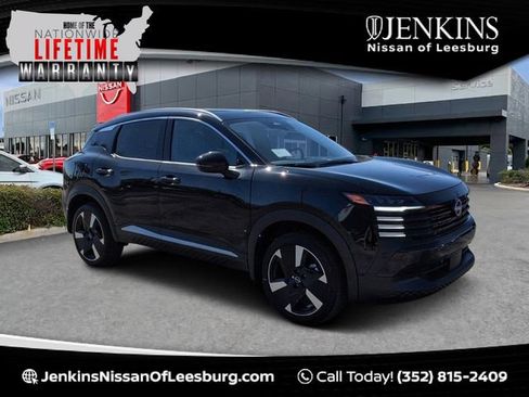 Certified 2025 Nissan Kicks SR FWD image 1