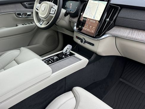 New 2026 Volvo XC90 B6 Ultra w/ Protection Package image 16