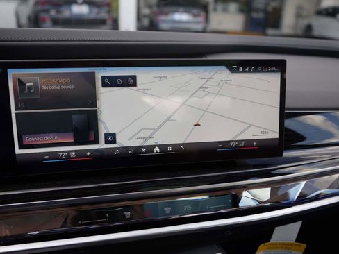 New 2026 BMW 740i w/ Premium Package image 21