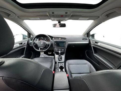 Used 2018 Volkswagen Golf Alltrack SE image 15