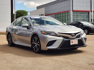 Used 2020 Toyota Camry SE FWD video 2