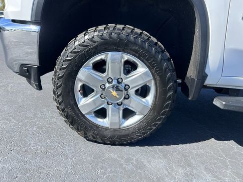 Used 2023 Chevrolet Silverado 2500 LTZ image 9