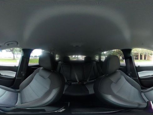 Used 2025 Chevrolet Trax LT w/ LT Convenience Package FWD image 37