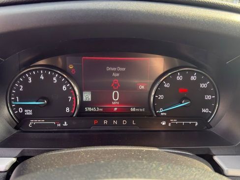 Used 2022 Ford Explorer XLT w/ Equipment Group 202A AWD/4WD image 12