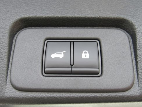 Used 2023 Nissan Rogue SV w/ SV Premium B Package image 46