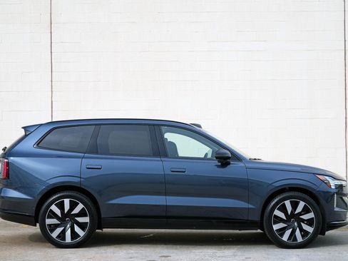 Used 2025 Volvo EX90 Ultra AWD/4WD image 55