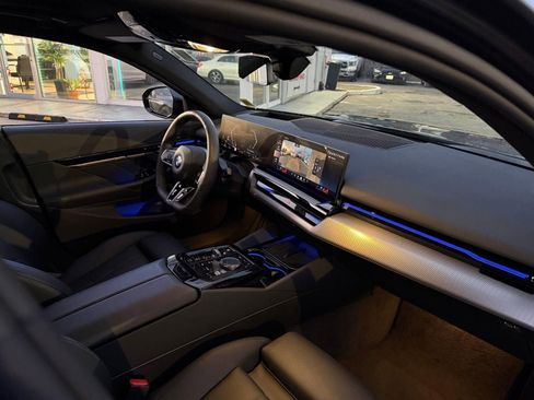 Used 2026 BMW 530i xDrive AWD/4WD image 8