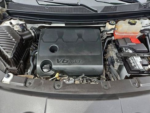 Certified 2019 Chevrolet Traverse LT FWD image 30