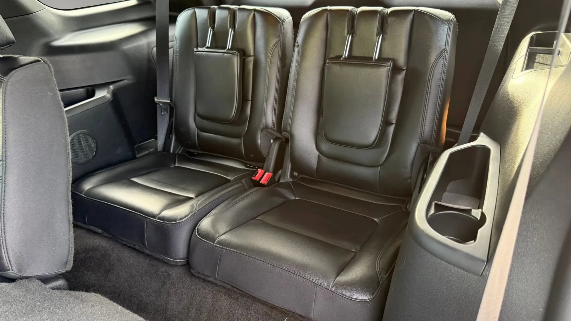 Used 2017 Ford Explorer XLT w/ Equipment Group 202A FWD image 33