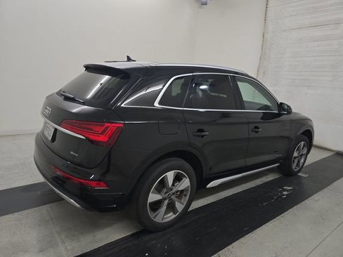 Used 2023 Audi Q5 2.0T Premium w/ Convenience Package AWD/4WD image 2