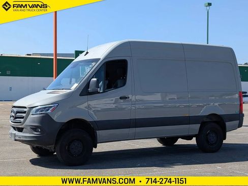 Used 2022 Mercedes-Benz Sprinter 2500 image 3