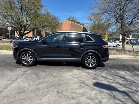 Used 2019 Lincoln Nautilus Select image 3