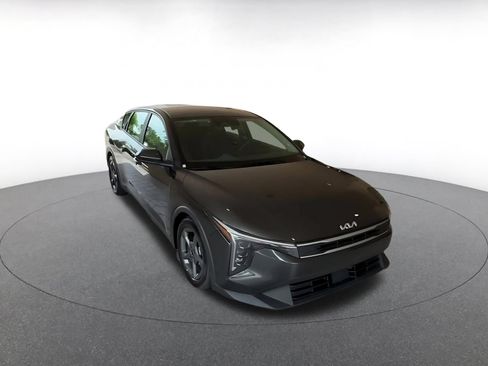 Used 2025 Kia K4 FWD image 3