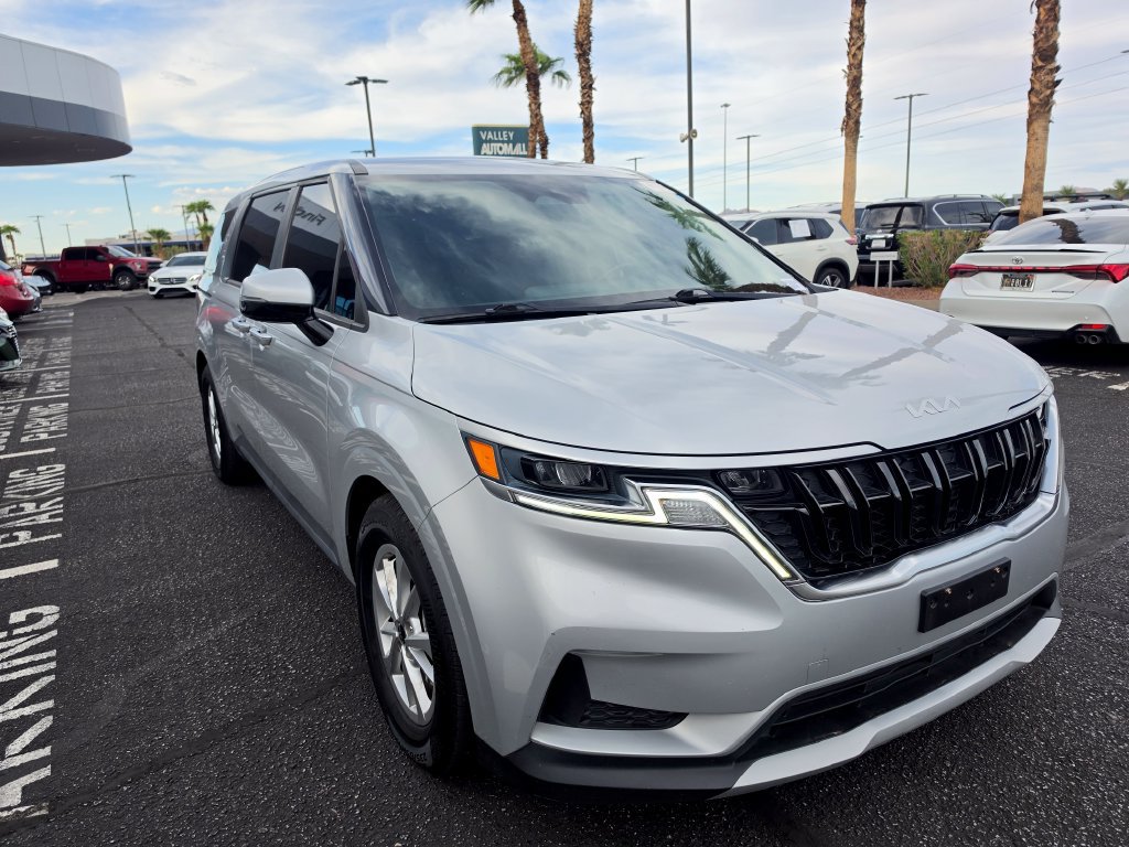 Used 2022 Kia Carnival LX FWD image 4