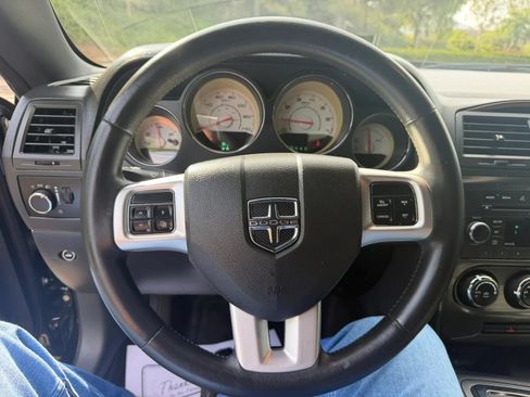 Used 2011 Dodge Challenger RWD image 18
