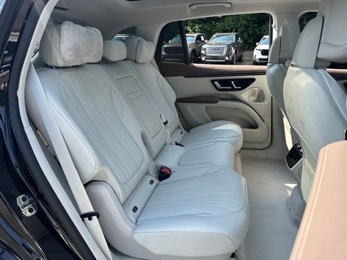 Used 2023 Mercedes-Benz EQS 580 4MATIC SUV w/ Exclusive Trim Package image 7