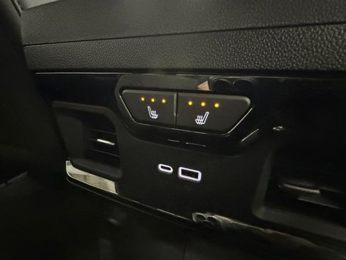 New 2026 GMC Sierra 3500 AT4 w/ Technology Package AWD/4WD image 23