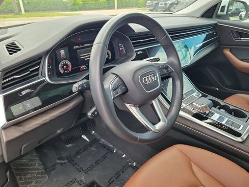 Certified 2022 Audi Q8 Premium Plus w/ Premium Plus Package AWD/4WD image 17