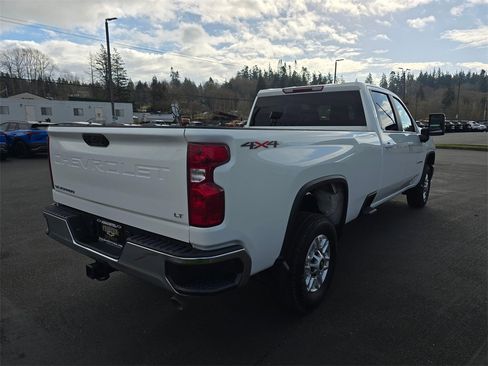 Used 2025 Chevrolet Silverado 2500 LT w/ Convenience Package image 3