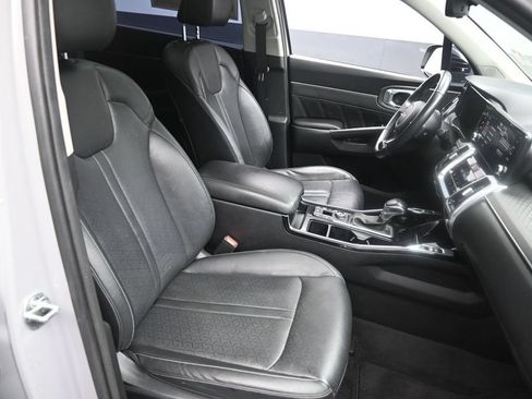 Used 2023 Kia Sorento SX AWD/4WD image 29
