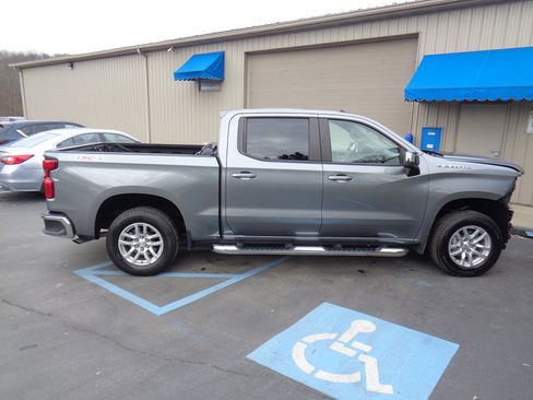 Used 2021 Chevrolet Silverado 1500 LT w/ Bed Protection Package image 8