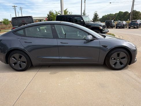 Used 2023 Tesla Model 3 Standard Range image 7