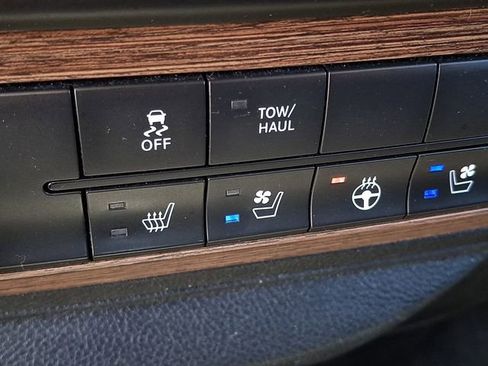 Used 2015 RAM 1500 Laramie w/ Convenience Group image 21