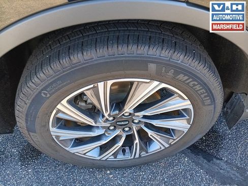 Used 2025 Lincoln Aviator AWD image 24
