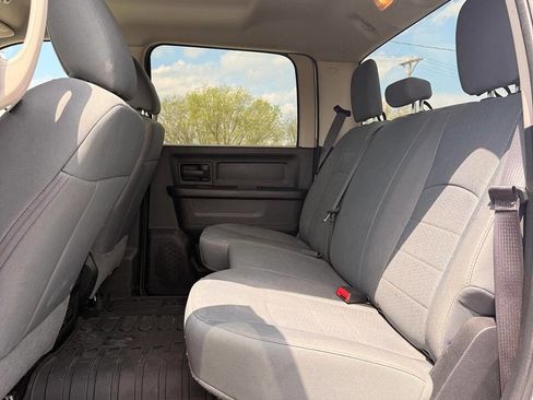 Used 2017 RAM 2500 Tradesman w/ Chrome Appearance Group AWD/4WD image 9