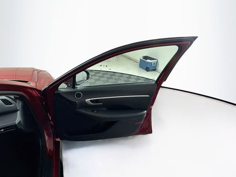 Used 2025 Hyundai Sonata SEL FWD image 30