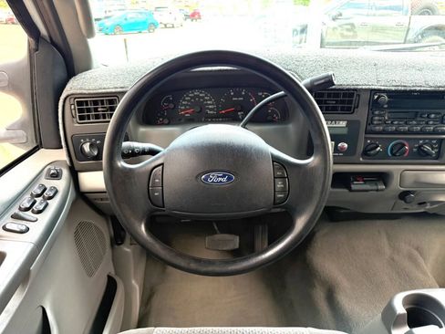 Used 2003 Ford F550 2WD Crew Cab Super Duty image 15