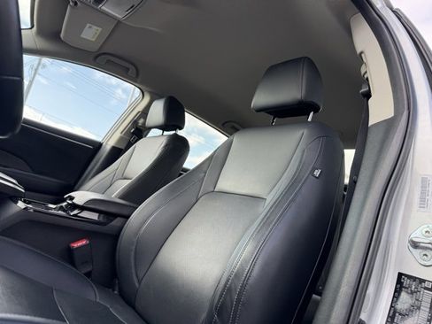 Used 2018 Honda Clarity Touring image 8