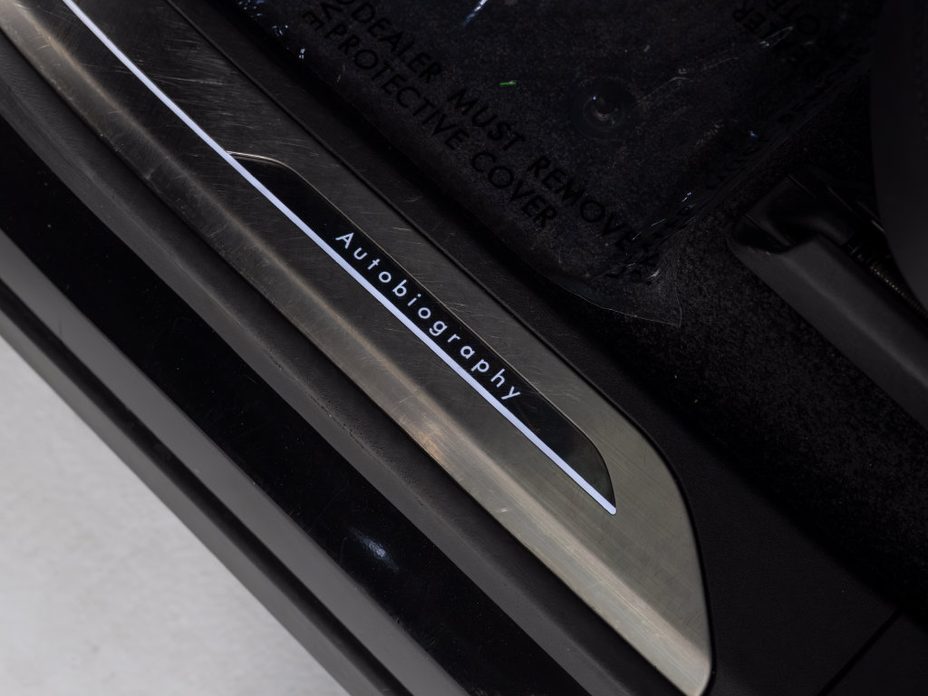 Used 2024 Land Rover Range Rover Autobiography AWD/4WD image 21