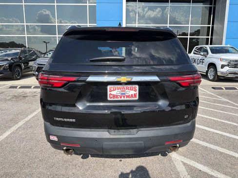 Used 2022 Chevrolet Traverse LT FWD image 4