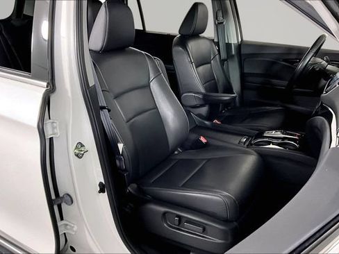 Used 2020 Honda Pilot Touring image 29