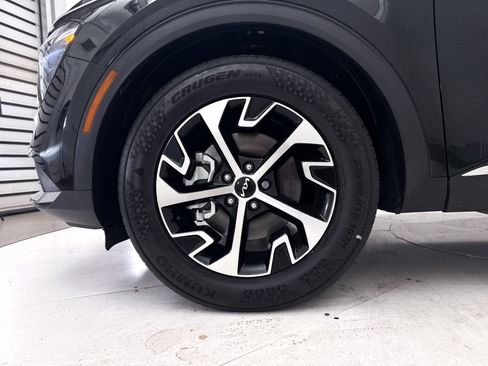 Certified 2023 Kia Sportage EX FWD image 15